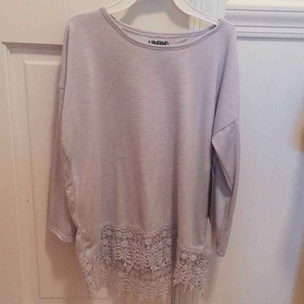 Girls light gray shirt